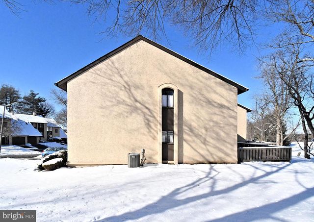 71 GOLF CLUB DR, Langhorne, PA 19047