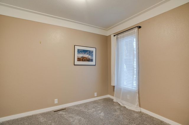 515 10th Street S, Fargo, ND 58103