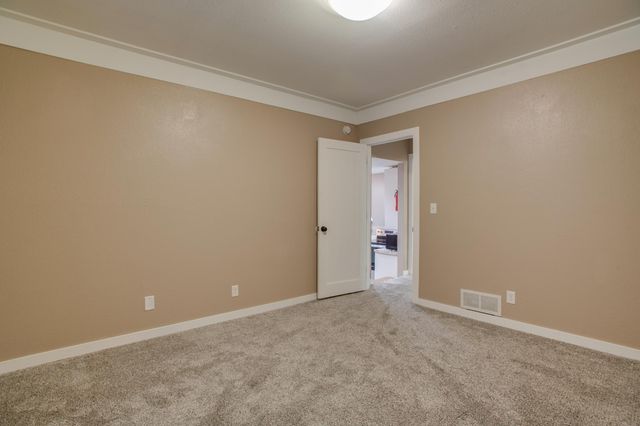 515 10th Street S, Fargo, ND 58103