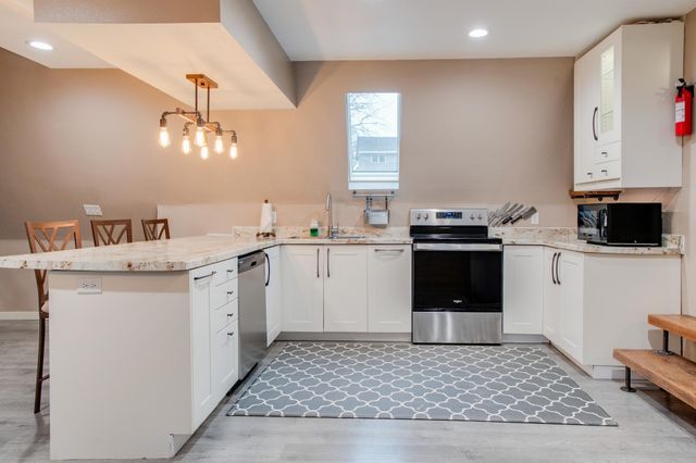 515 10th Street S, Fargo, ND 58103