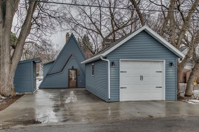 515 10th Street S, Fargo, ND 58103