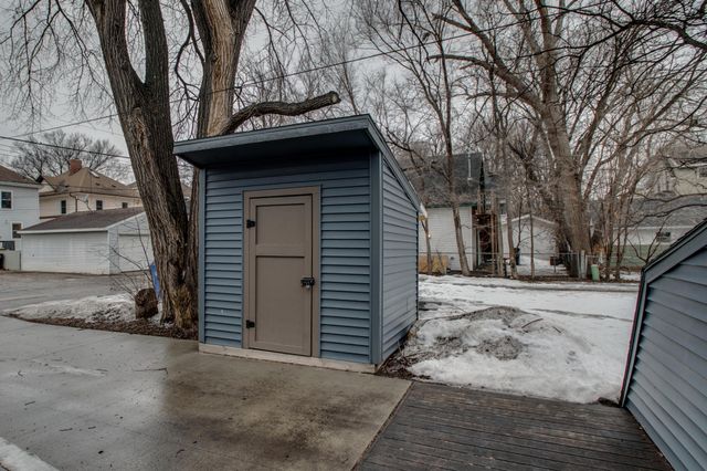 515 10th Street S, Fargo, ND 58103