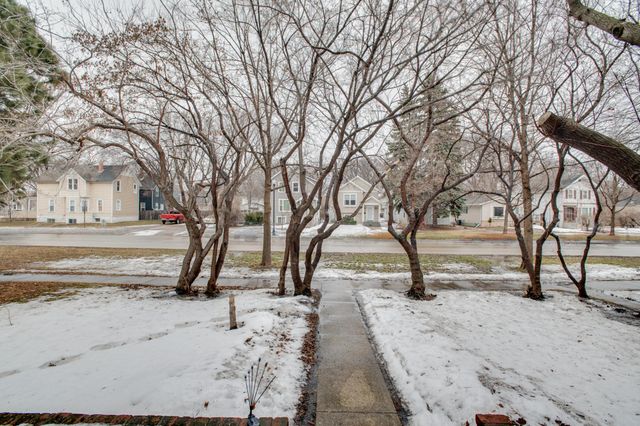 515 10th Street S, Fargo, ND 58103