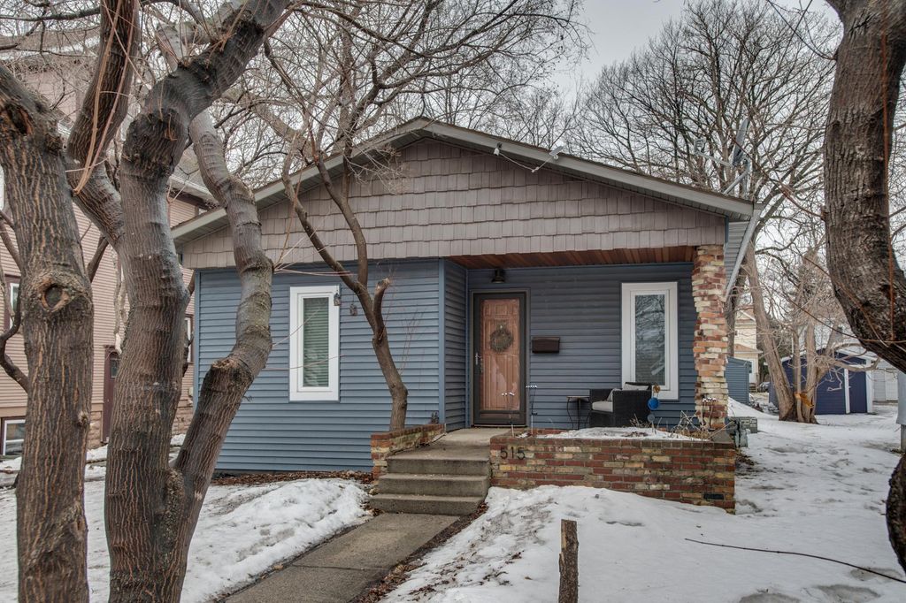 515 10th Street S, Fargo, ND 58103