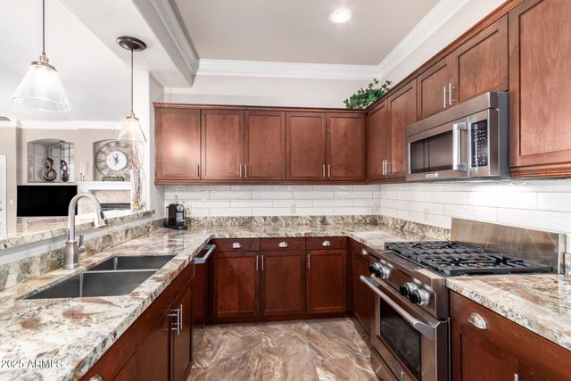 19475 N GRAYHAWK Drive 2121, Scottsdale, AZ 85255