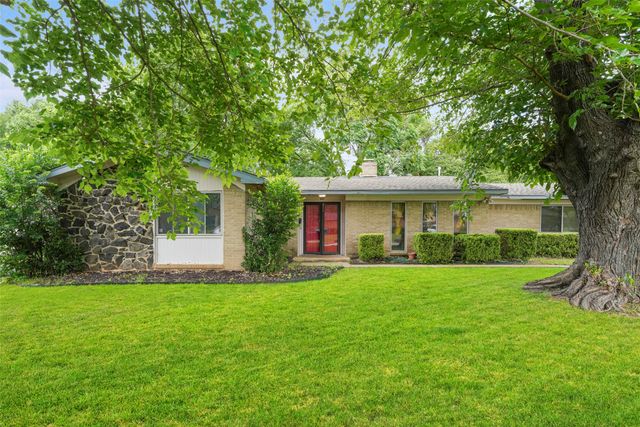 613 Misty Glen Drive, Desoto, TX 75115