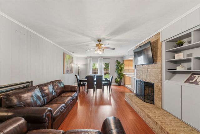 613 Misty Glen Drive, Desoto, TX 75115