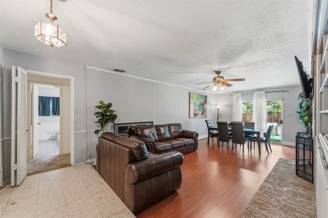 613 Misty Glen Drive, Desoto, TX 75115