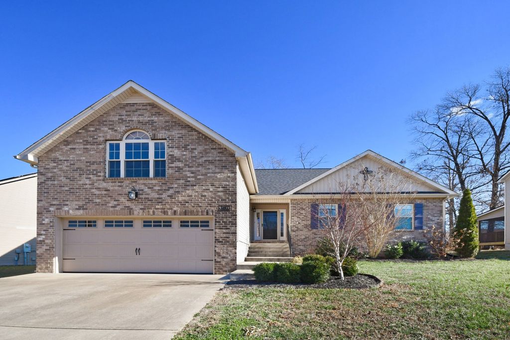 1863 Deerstand Drive, Clarksville, TN 37042