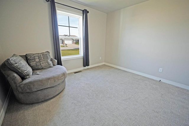 880 JOEANNA WAY, Pulaski, WI 54162