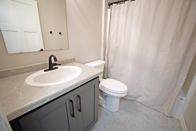 880 JOEANNA WAY, Pulaski, WI 54162