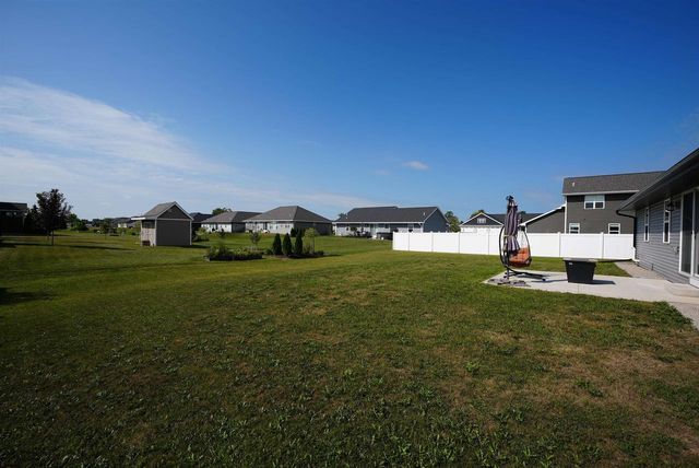 880 JOEANNA WAY, Pulaski, WI 54162