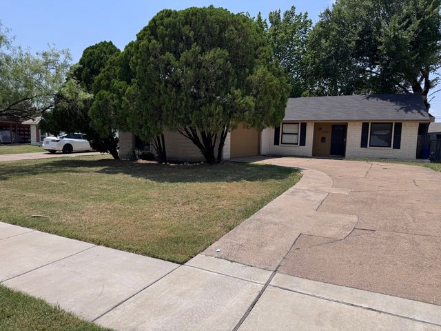 1610 Kingston Drive, Grand Prairie, TX 75051