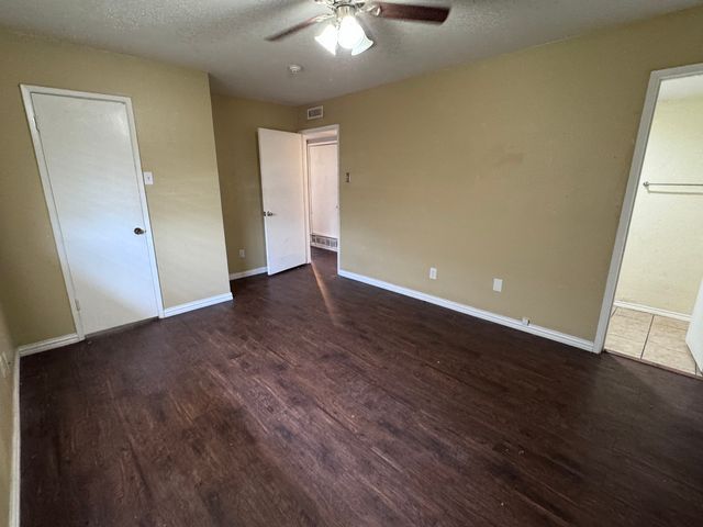 1610 Kingston Drive, Grand Prairie, TX 75051