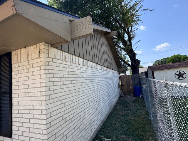 1610 Kingston Drive, Grand Prairie, TX 75051
