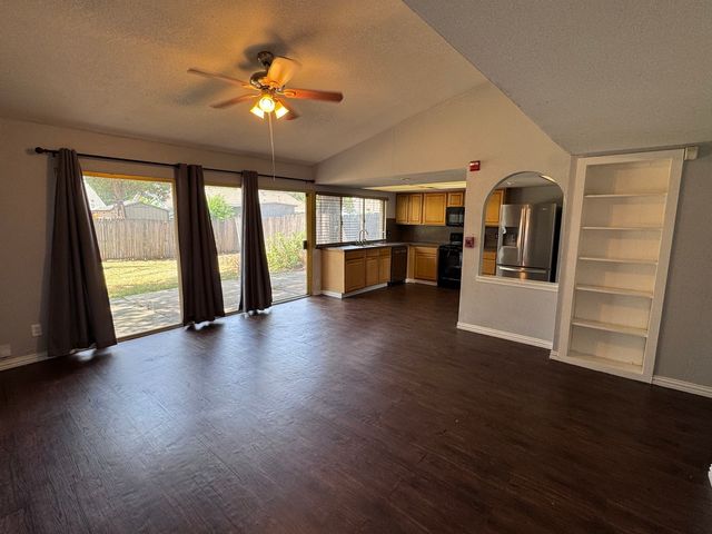 1610 Kingston Drive, Grand Prairie, TX 75051