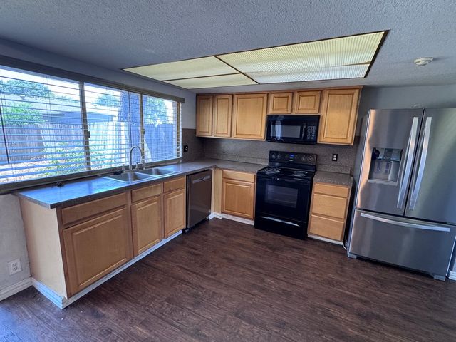 1610 Kingston Drive, Grand Prairie, TX 75051