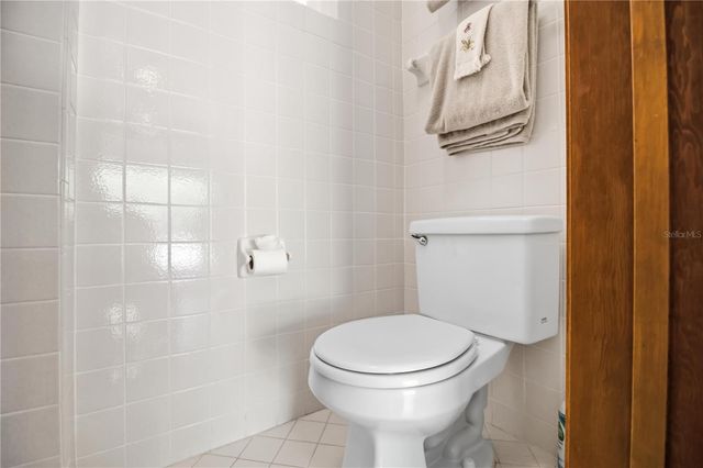 2068 SUNNYSIDE LANE, Sarasota, FL 34239