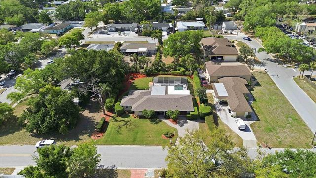 2068 SUNNYSIDE LANE, Sarasota, FL 34239