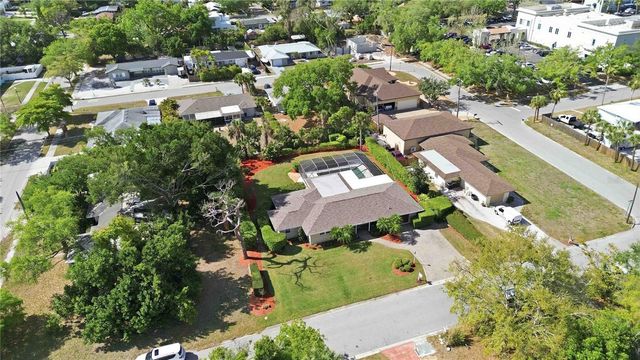 2068 SUNNYSIDE LANE, Sarasota, FL 34239