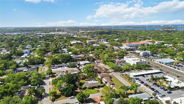 2068 SUNNYSIDE LANE, Sarasota, FL 34239