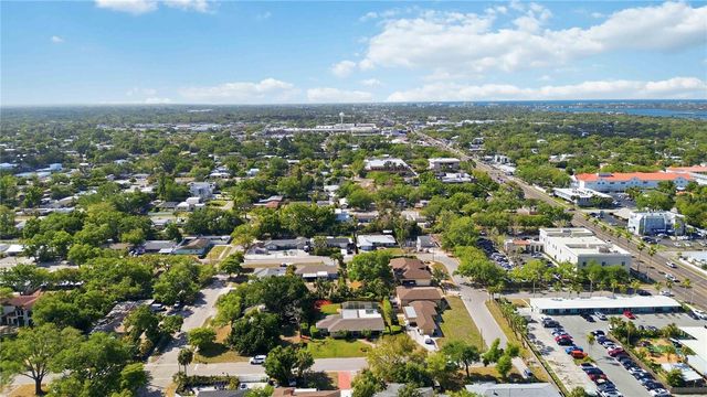 2068 SUNNYSIDE LANE, Sarasota, FL 34239