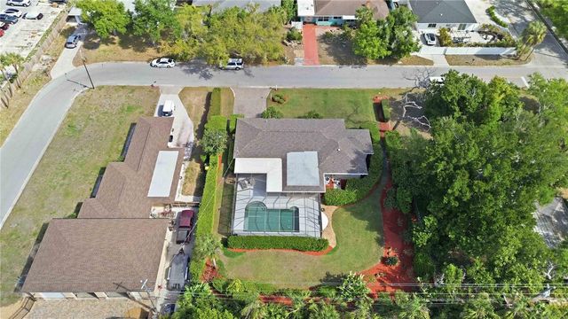 2068 SUNNYSIDE LANE, Sarasota, FL 34239