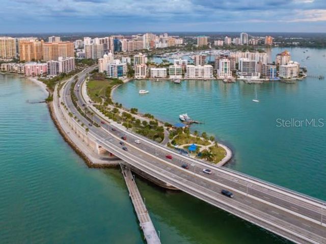2068 SUNNYSIDE LANE, Sarasota, FL 34239