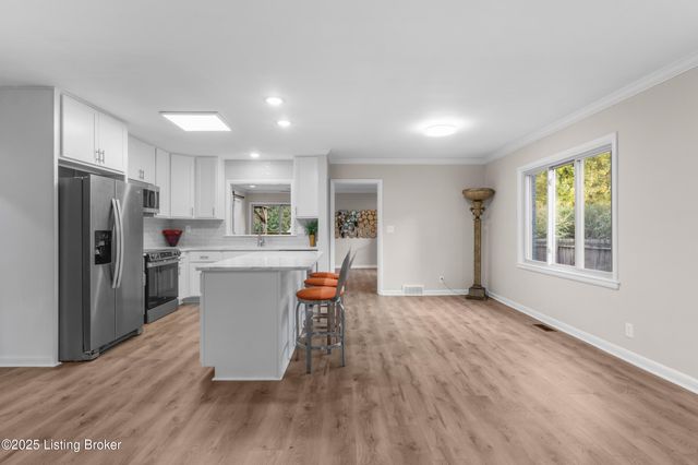 309 Marshall Dr, Bellewood, KY 40207