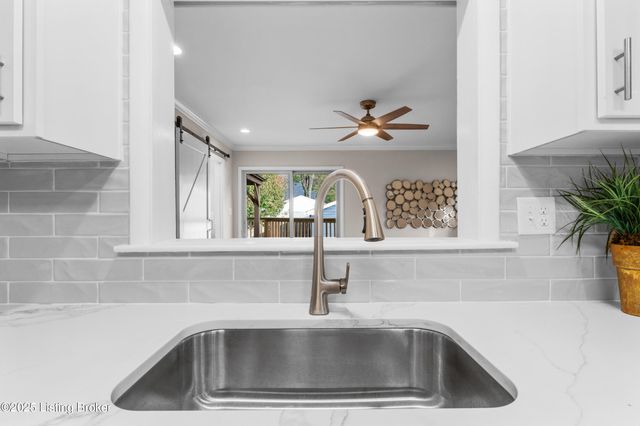 309 Marshall Dr, Bellewood, KY 40207