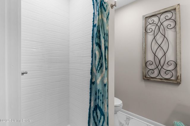 309 Marshall Dr, Bellewood, KY 40207