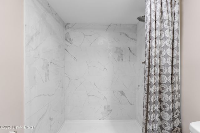 309 Marshall Dr, Bellewood, KY 40207