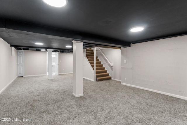 309 Marshall Dr, Bellewood, KY 40207