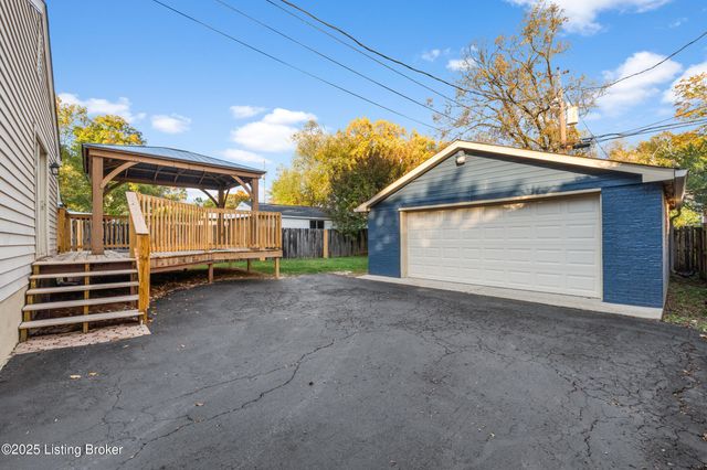 309 Marshall Dr, Bellewood, KY 40207