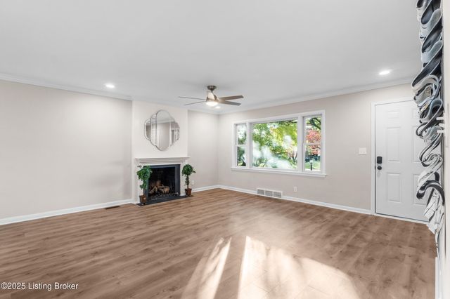 309 Marshall Dr, Bellewood, KY 40207