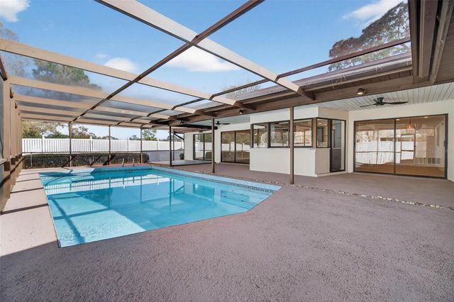 2932 SWEETGUM WAY S, Clearwater, FL 33761