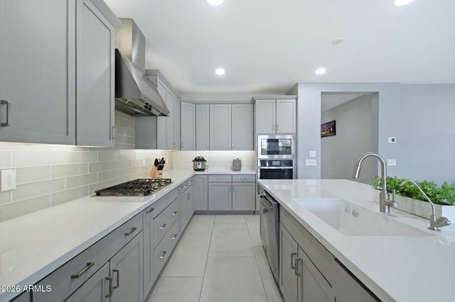 6935 W ANDREA Drive, Peoria, AZ 85383