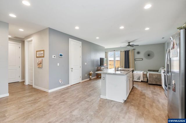 1480 Sunflower St, Woodburn, OR 97071