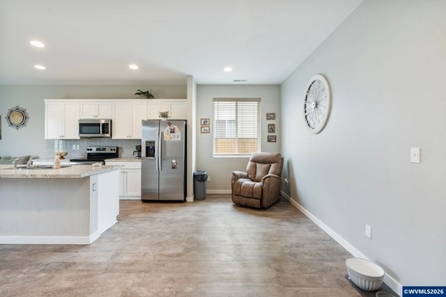 1480 Sunflower St, Woodburn, OR 97071