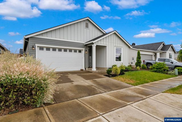 1480 Sunflower St, Woodburn, OR 97071