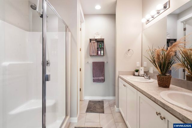 1480 Sunflower St, Woodburn, OR 97071