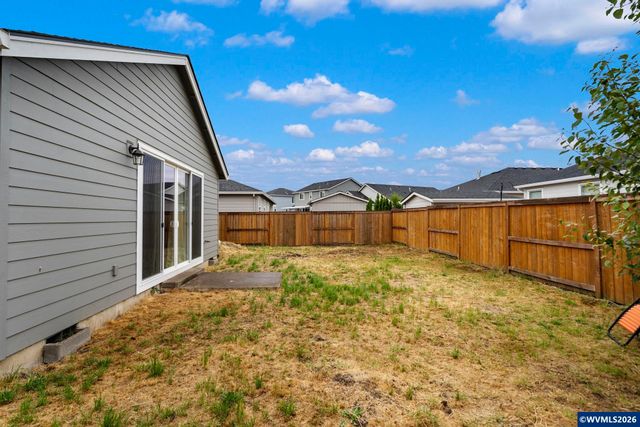 1480 Sunflower St, Woodburn, OR 97071