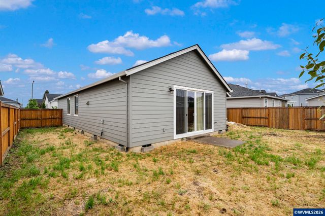 1480 Sunflower St, Woodburn, OR 97071