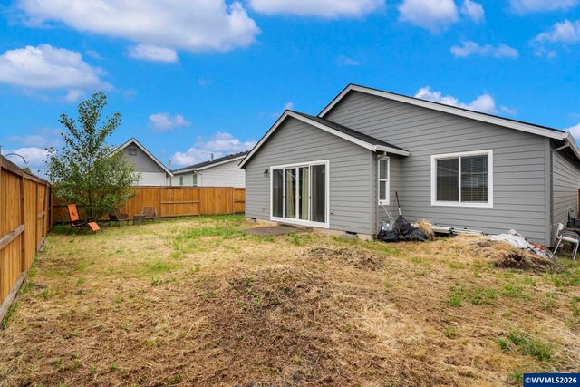 1480 Sunflower St, Woodburn, OR 97071
