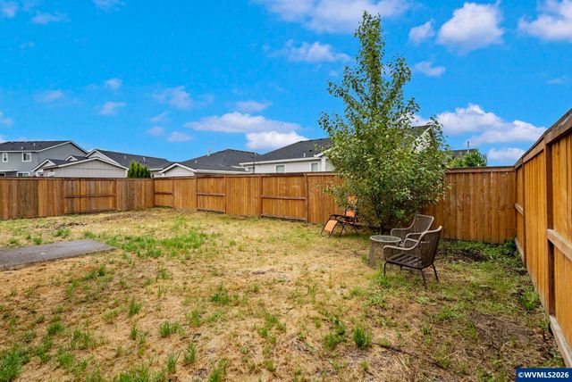 1480 Sunflower St, Woodburn, OR 97071