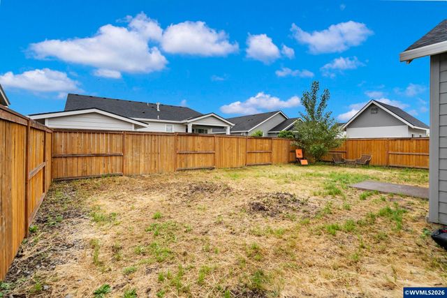 1480 Sunflower St, Woodburn, OR 97071