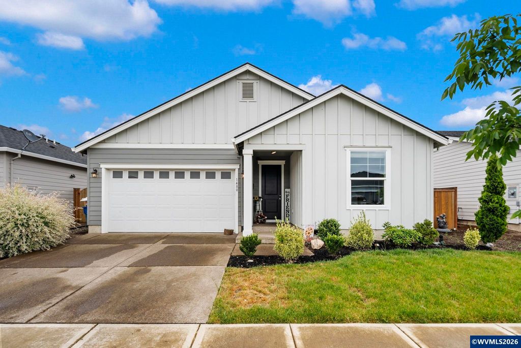 1480 Sunflower St, Woodburn, OR 97071