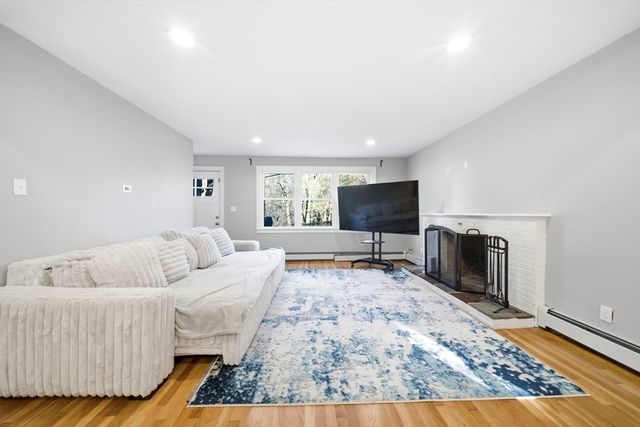 11 Ingleside Rd, Natick, MA 01760