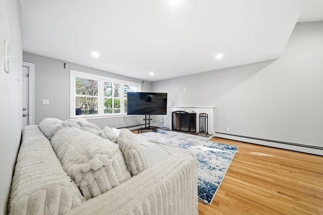 11 Ingleside Rd, Natick, MA 01760