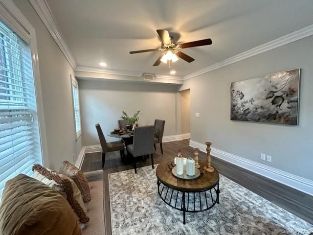 72 South Clinton Avenue 1B, Bay Shore, NY 11706